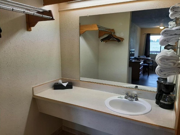 Centralia Inn image 5