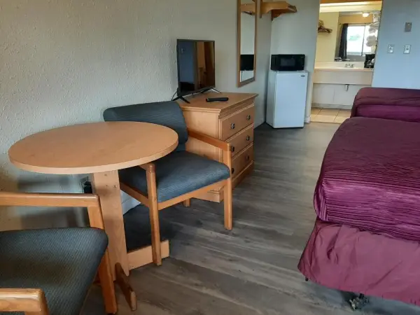 Centralia Inn 10