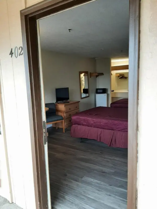 Centralia Inn 4