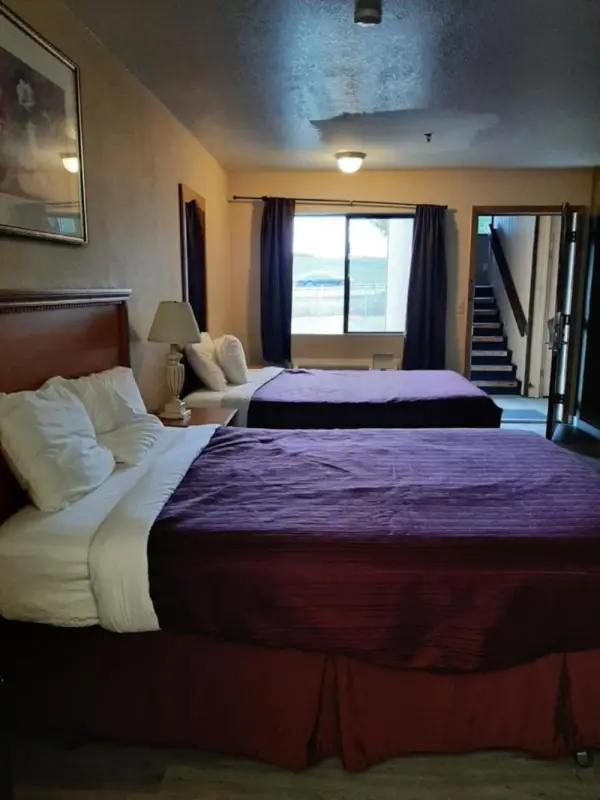 Centralia Inn 6