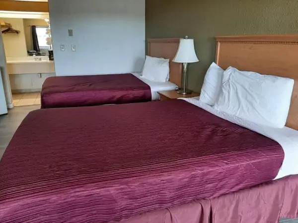 Centralia Inn 8